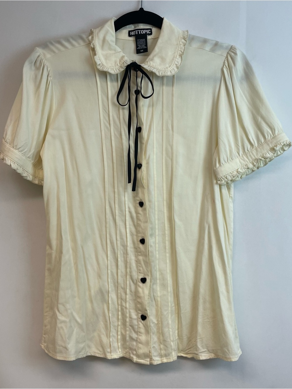 Hot Topic Cream Short Sleeve Button-Down Blouse with Black Ribbon